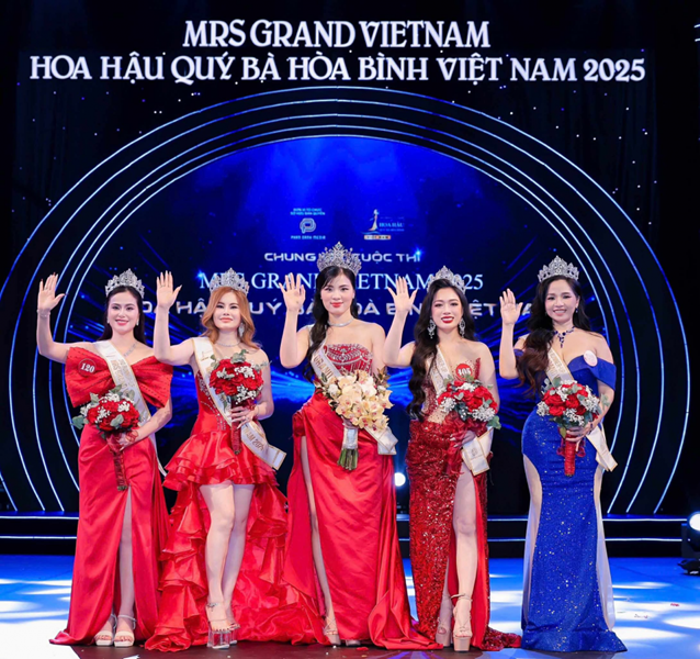Người đẹp Nguyễn Thị Thưa đăng quang Mrs Grand Vietnam 2025