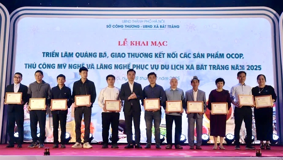 Hà Nội thúc đẩy quảng bá, giao thương kết nối các sản phẩm OCOP tại xã Bát Tràng